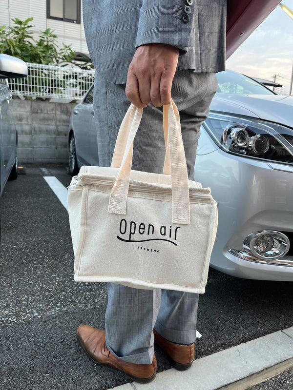 open airビールの缶が6本入る保冷バック